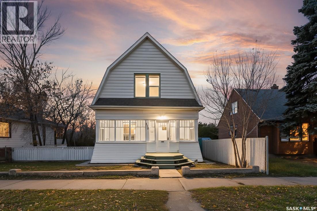 116 Iroquois Street E, Moose Jaw, Saskatchewan  S6H 4T2 - Photo 3 - SK021939