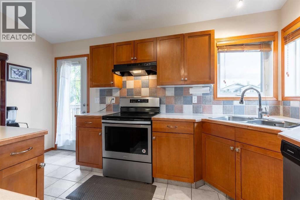 588 Heritage Boulevard W, Lethbridge, Alberta  T1K 7S4 - Photo 11 - A2265996