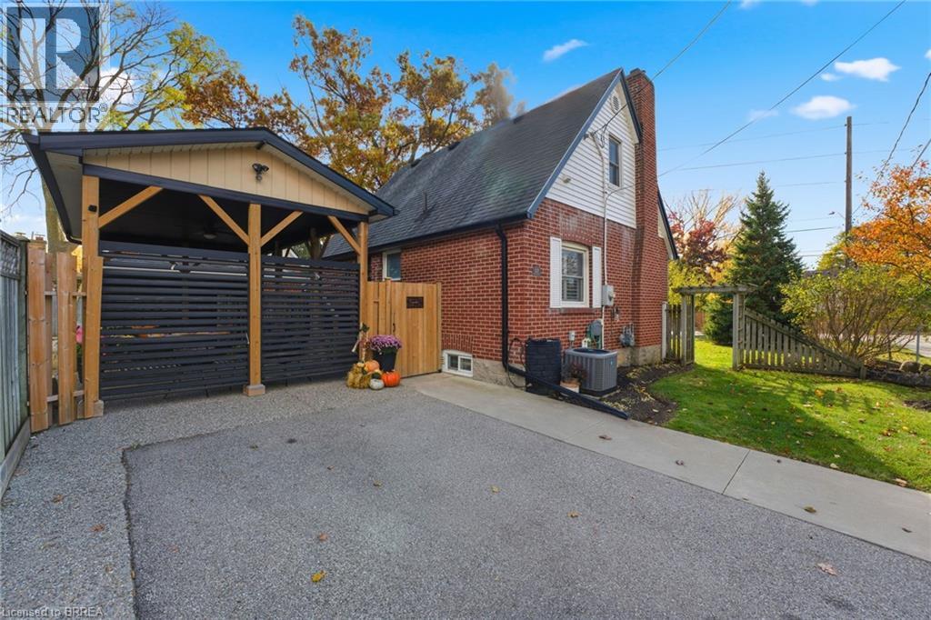 327 Terrace Hill Street, Brantford, Ontario  N3R 1H4 - Photo 2 - 40783966