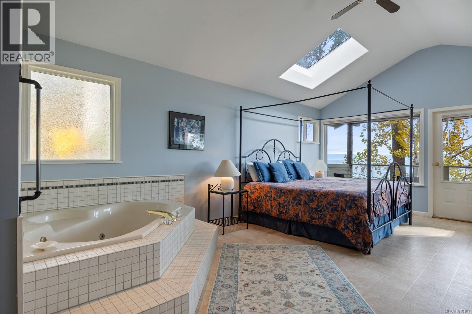 3495 Harwood Rd, Hornby Island, British Columbia  V0R 1Z0 - Photo 21 - 1018167