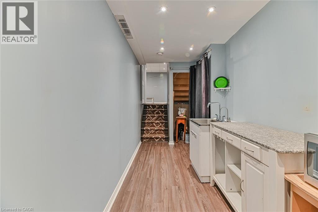 110 Activa Avenue Unit# E-31, Kitchener, Ontario  N2E 4K4 - Photo 6 - 40784047