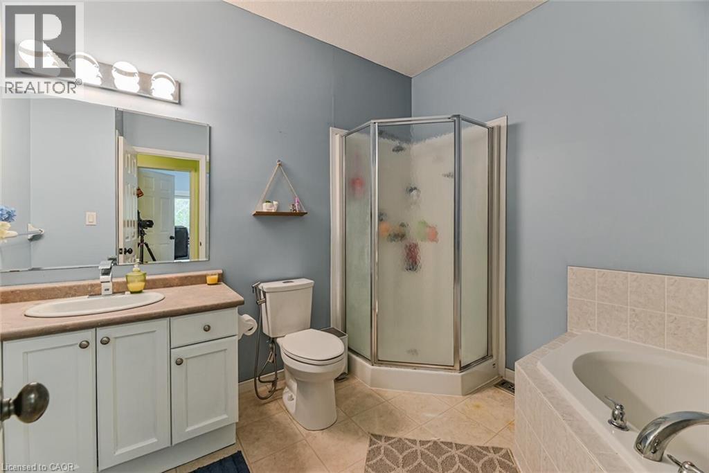 110 Activa Avenue Unit# E-31, Kitchener, Ontario  N2E 4K4 - Photo 11 - 40784047