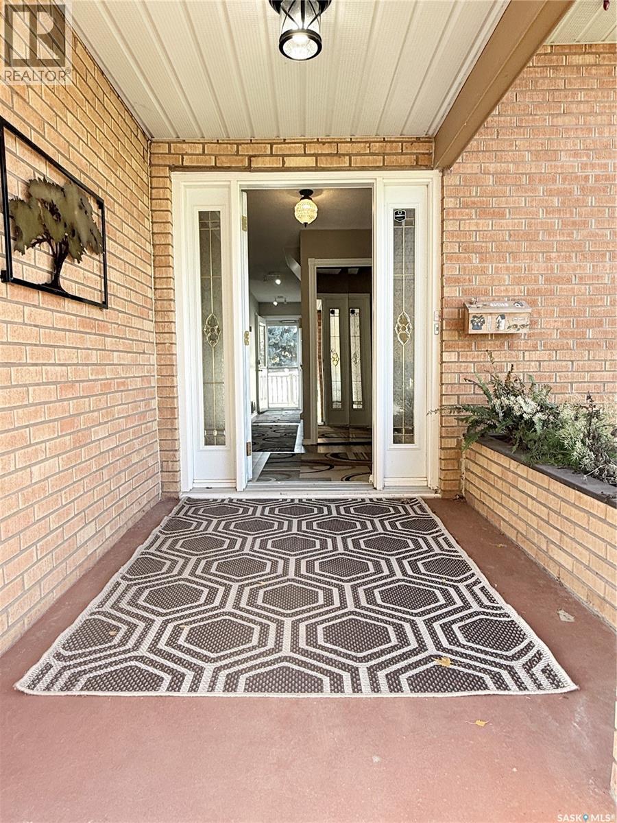 505 9th Avenue W, Melville, Saskatchewan  S0A 2P0 - Photo 2 - SK021924