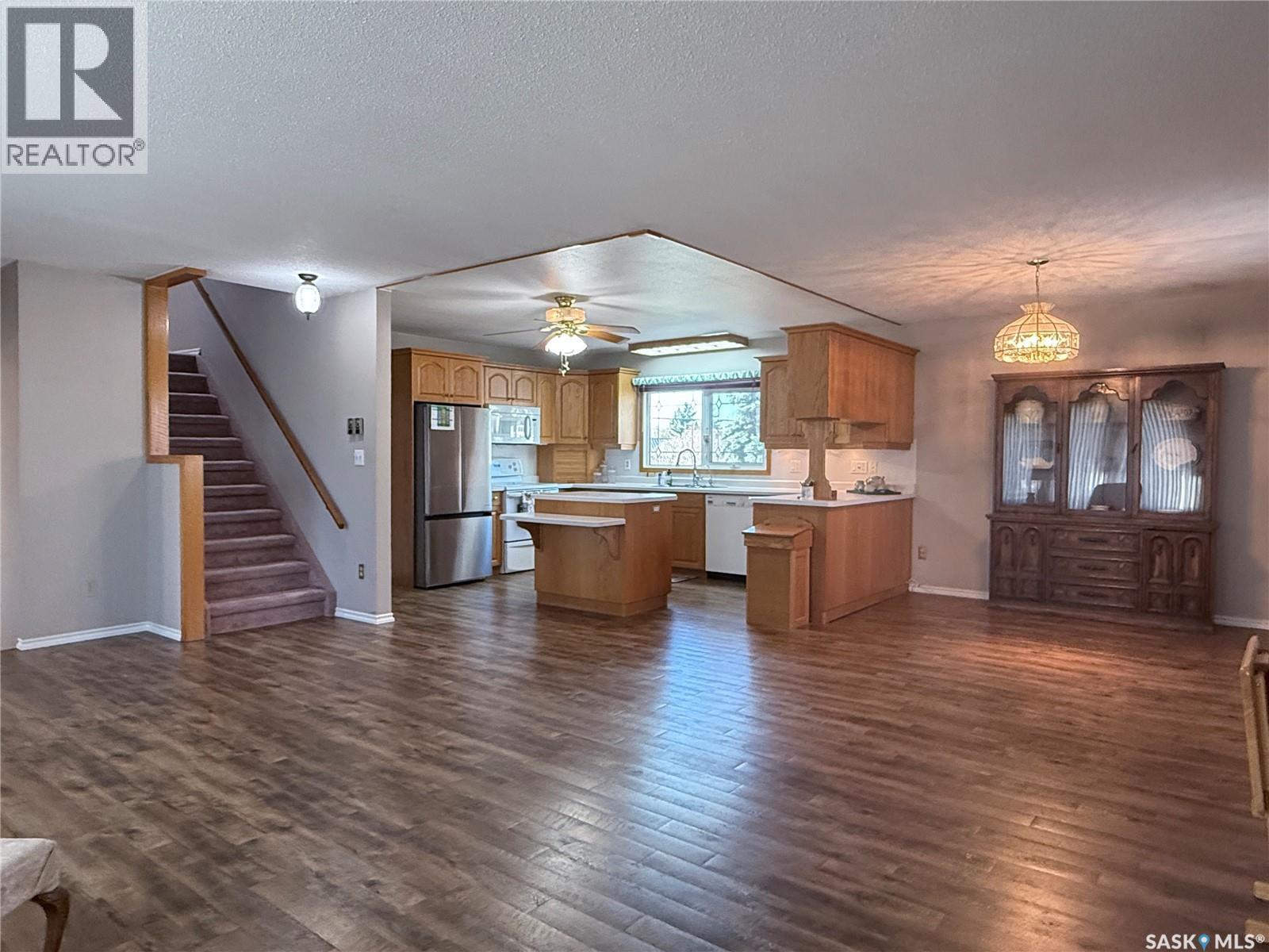 505 9th Avenue W, Melville, Saskatchewan  S0A 2P0 - Photo 6 - SK021924