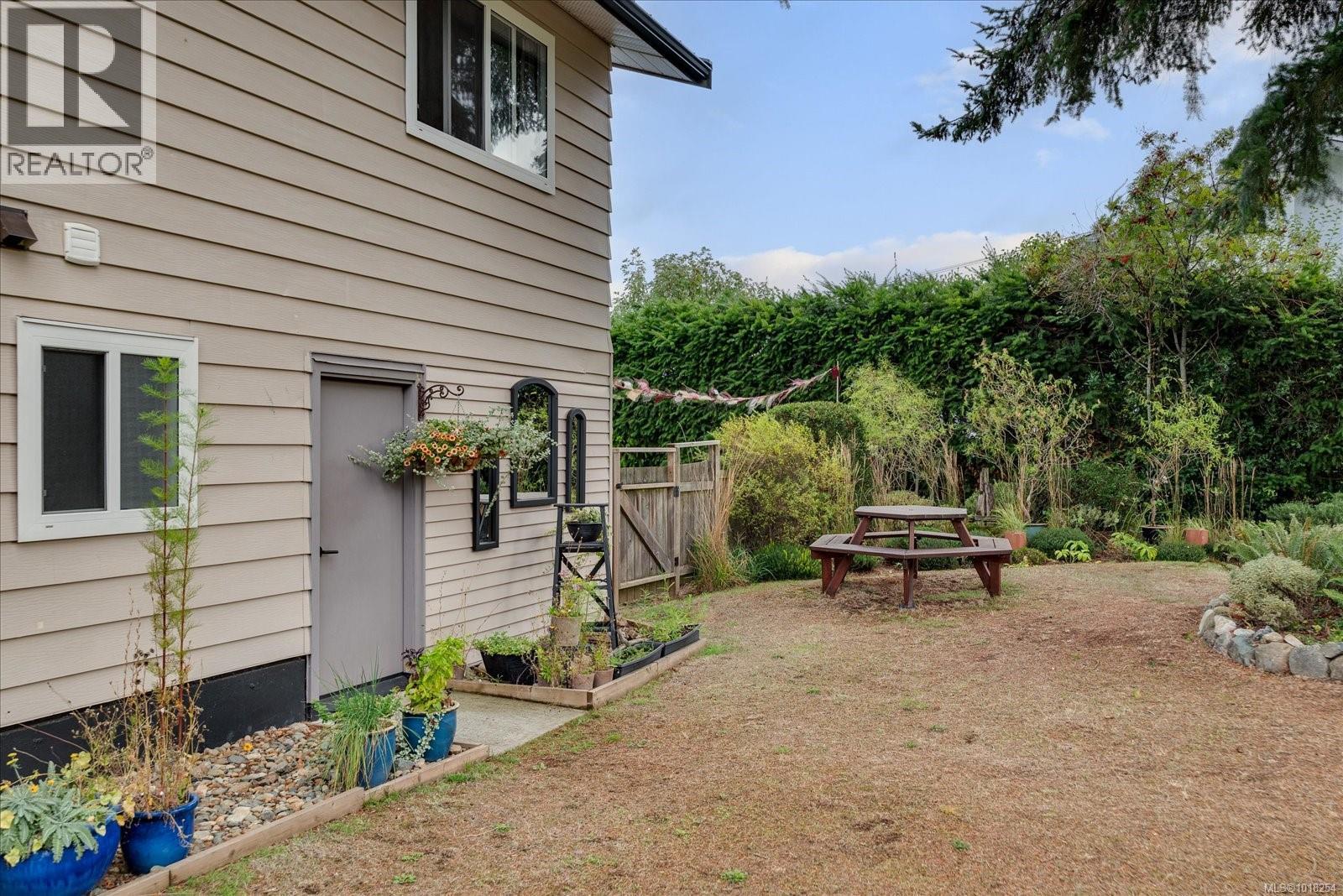 6891 Harwood Dr, Lantzville, British Columbia  V0R 2H0 - Photo 33 - 1018254