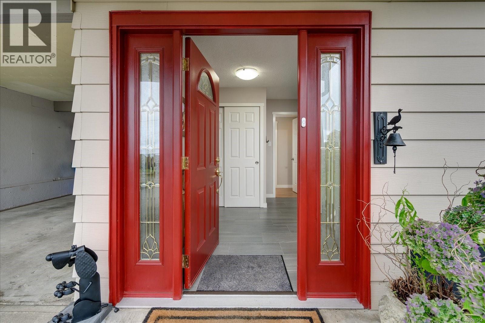 6891 Harwood Dr, Lantzville, British Columbia  V0R 2H0 - Photo 4 - 1018254