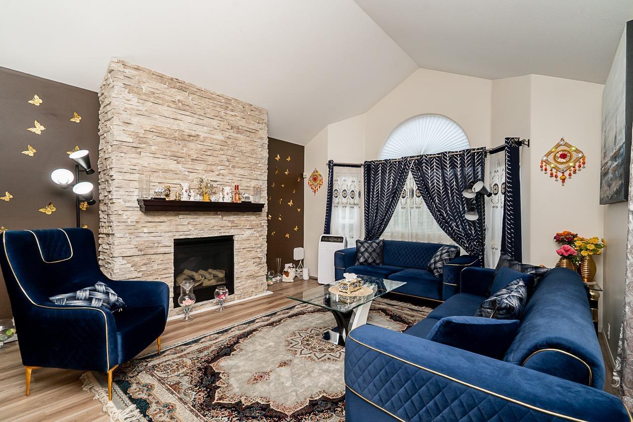 18661 56 Avenue Avenue, Surrey, British Columbia  V3S 7Y2 - Photo 3 - R3062479