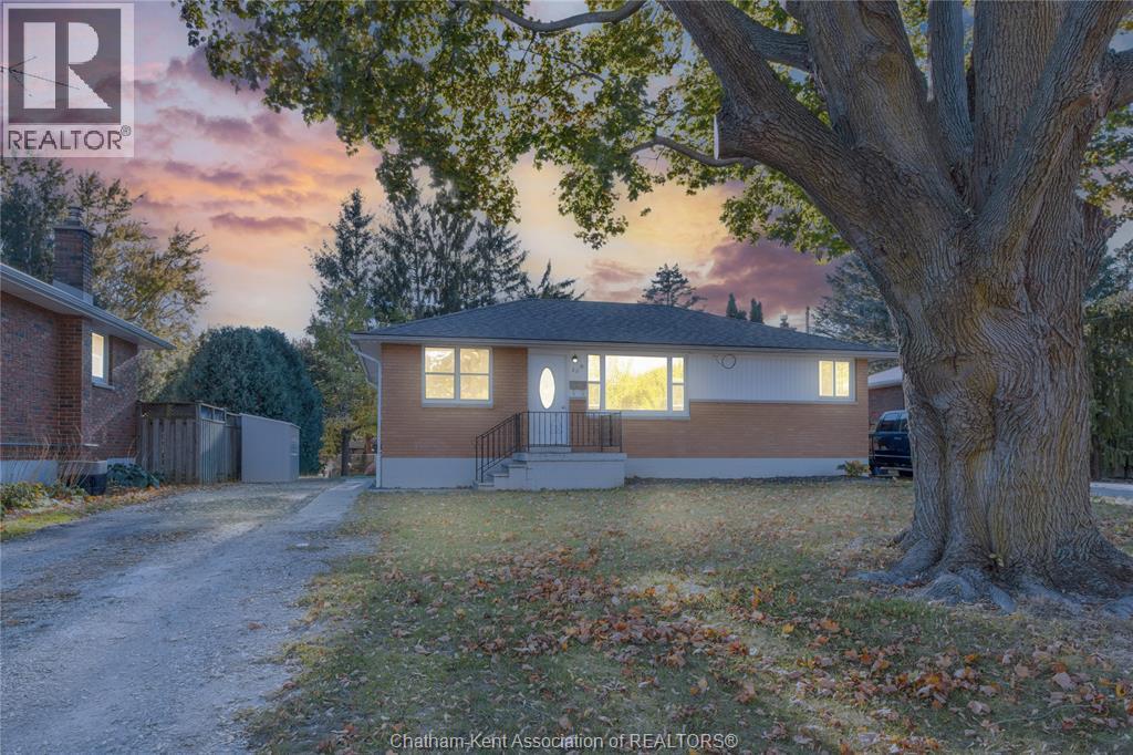 28 Spurgeon Drive, Chatham, Ontario  N7L 3W5 - Photo 2 - 25027414