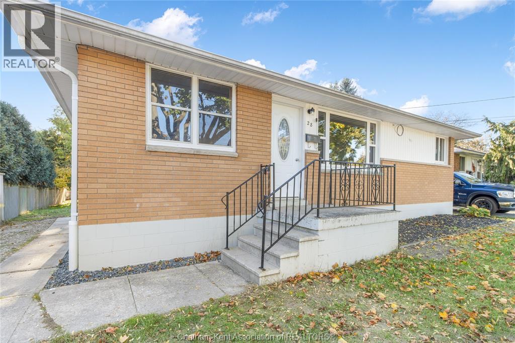 28 Spurgeon Drive, Chatham, Ontario  N7L 3W5 - Photo 3 - 25027414