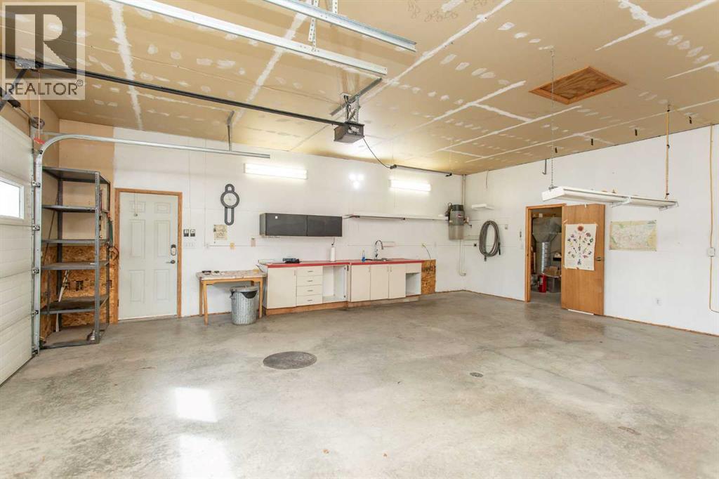 126 4th Street, Leslieville, Alberta  T0M 1H0 - Photo 27 - A2245769