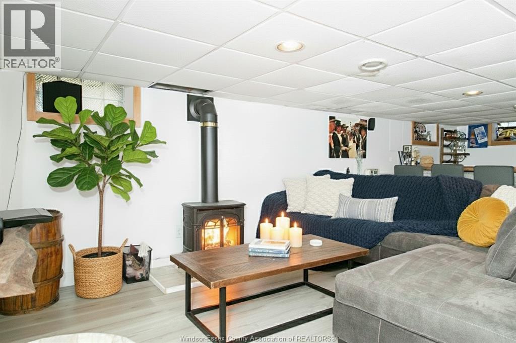 1990 Ypres, Windsor, Ontario  N8W 1S8 - Photo 16 - 25027489