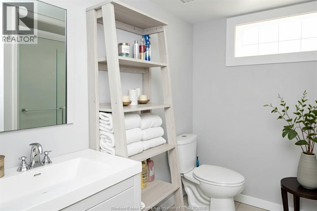 1990 Ypres, Windsor, Ontario  N8W 1S8 - Photo 19 - 25027489