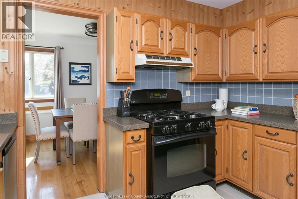 1990 Ypres, Windsor, Ontario  N8W 1S8 - Photo 7 - 25027489