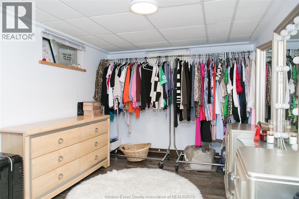 1990 Ypres, Windsor, Ontario  N8W 1S8 - Photo 18 - 25027489