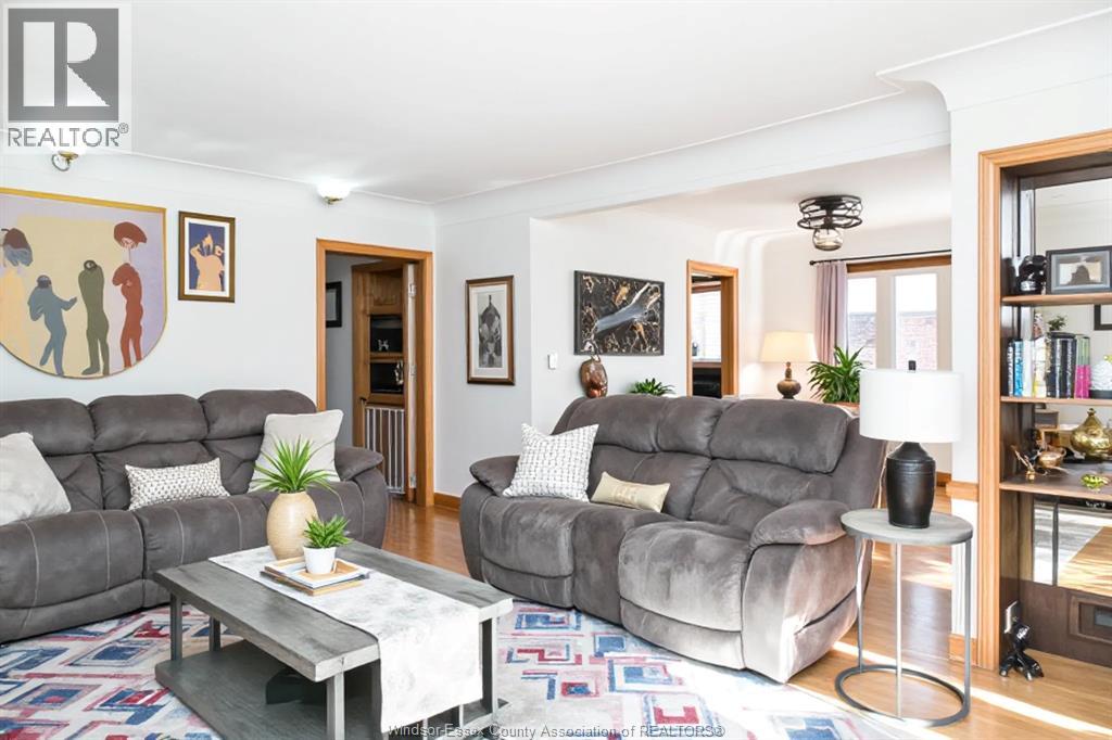 1990 Ypres, Windsor, Ontario  N8W 1S8 - Photo 4 - 25027489