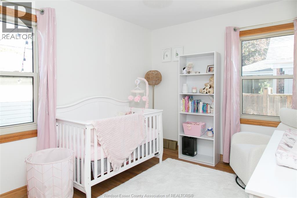 1990 Ypres, Windsor, Ontario  N8W 1S8 - Photo 9 - 25027489