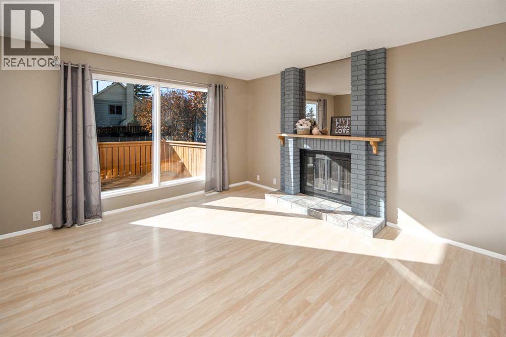 27 Strathearn Crescent Sw, Calgary, Alberta  T3H 1K6 - Photo 4 - A2264872