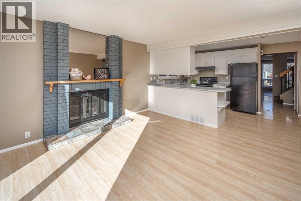 27 Strathearn Crescent Sw, Calgary, Alberta  T3H 1K6 - Photo 3 - A2264872