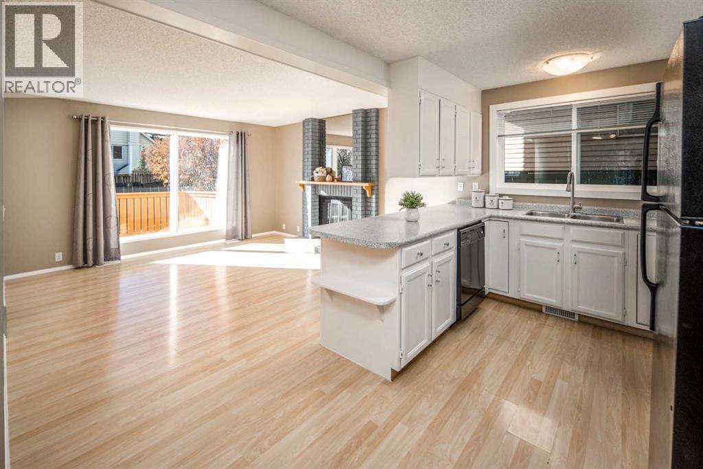 27 Strathearn Crescent Sw, Calgary, Alberta  T3H 1K6 - Photo 6 - A2264872