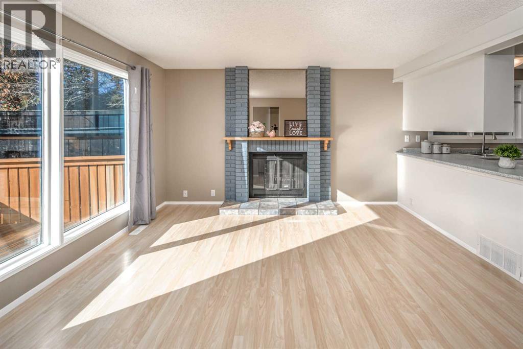 27 Strathearn Crescent Sw, Calgary, Alberta  T3H 1K6 - Photo 5 - A2264872