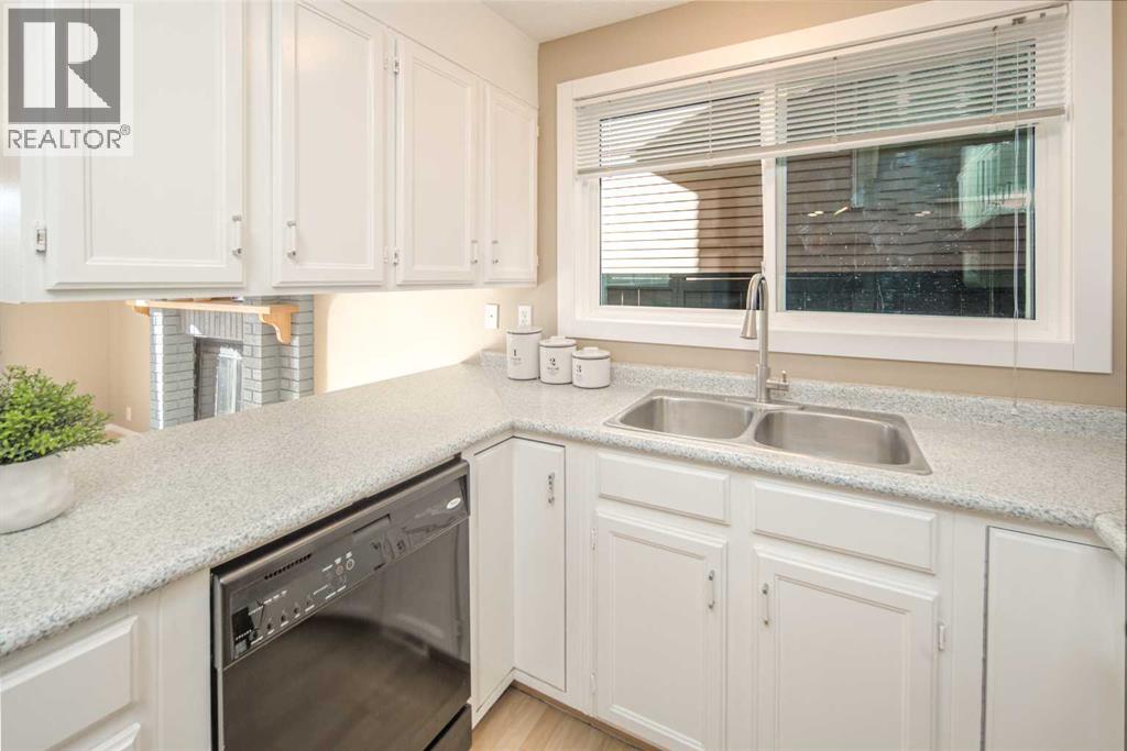 27 Strathearn Crescent Sw, Calgary, Alberta  T3H 1K6 - Photo 11 - A2264872