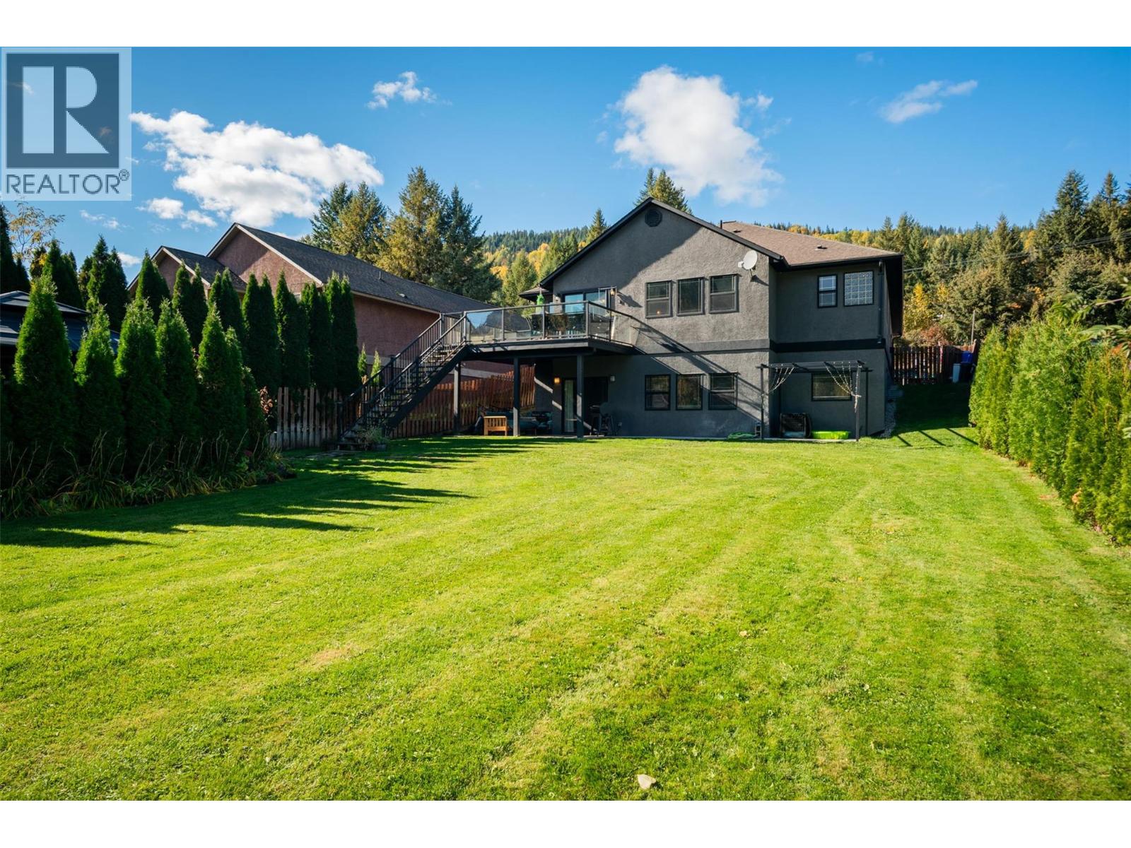 1518 3b Highway, Fruitvale, British Columbia  V0G 1L1 - Photo 3 - 10365751