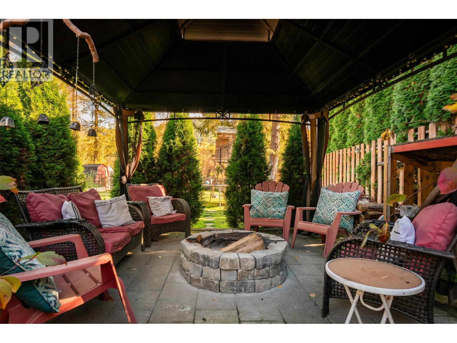 1518 3b Highway, Fruitvale, British Columbia  V0G 1L1 - Photo 41 - 10365751