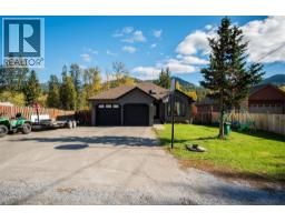1518 3B Highway, fruitvale, British Columbia