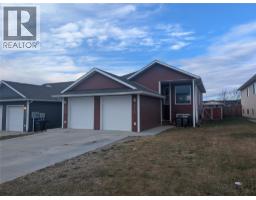 1712 82 Avenue, dawson creek, British Columbia