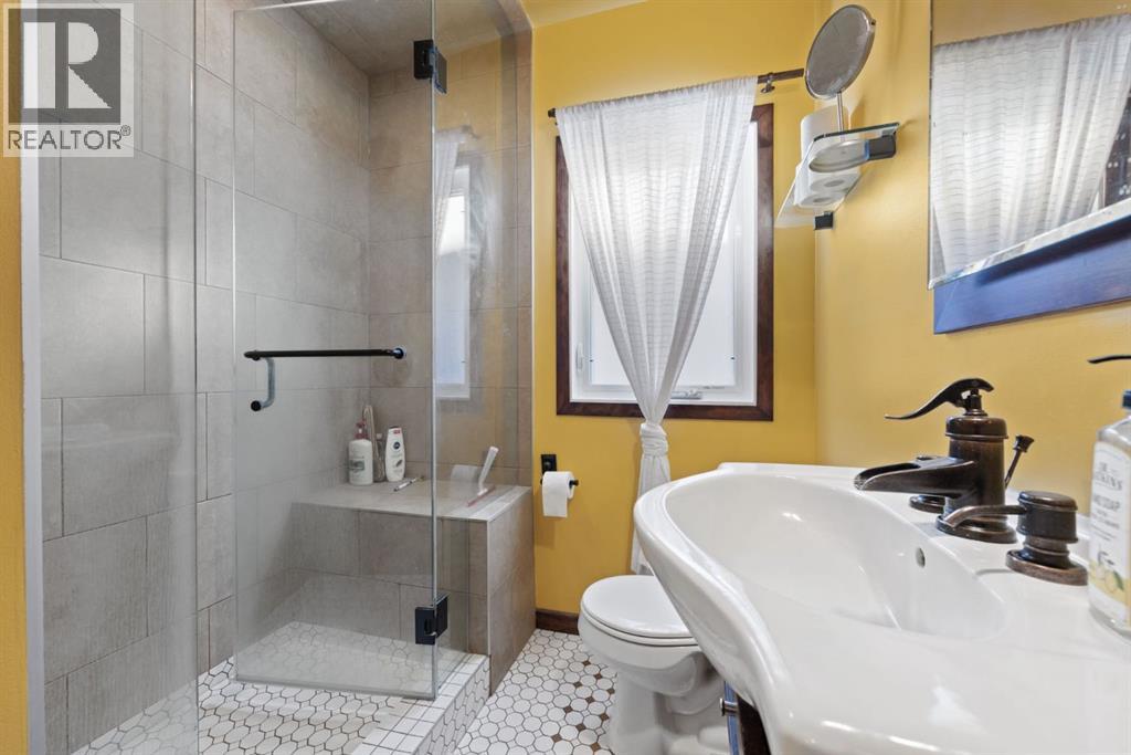 315 12 Avenue Nw, Calgary, Alberta  T2M 0C8 - Photo 11 - A2267675