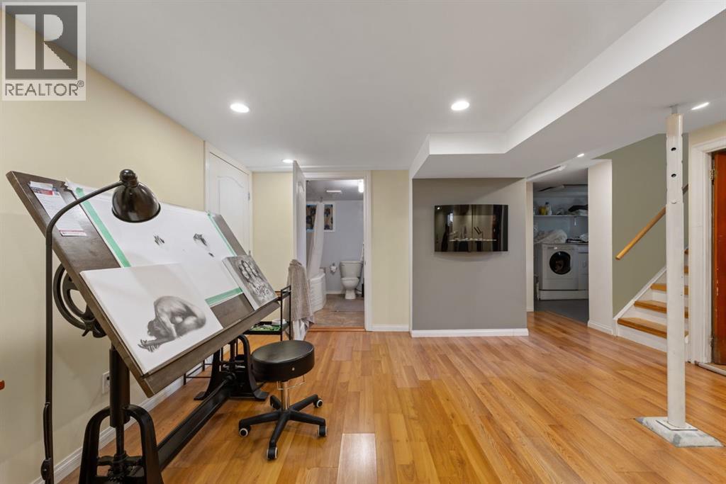 315 12 Avenue Nw, Calgary, Alberta  T2M 0C8 - Photo 18 - A2267675