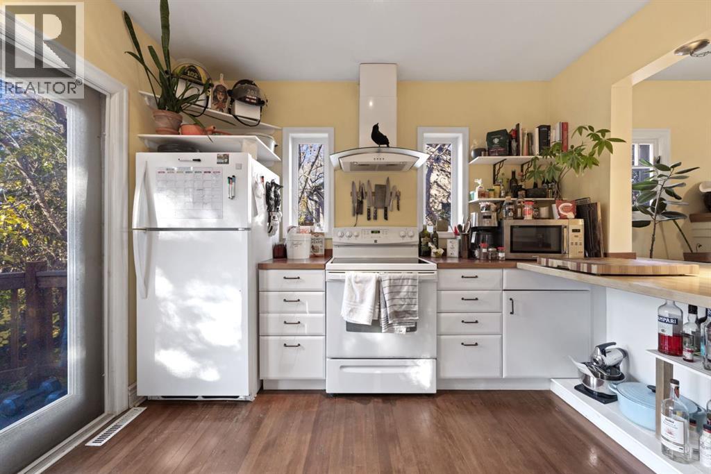 315 12 Avenue Nw, Calgary, Alberta  T2M 0C8 - Photo 5 - A2267675