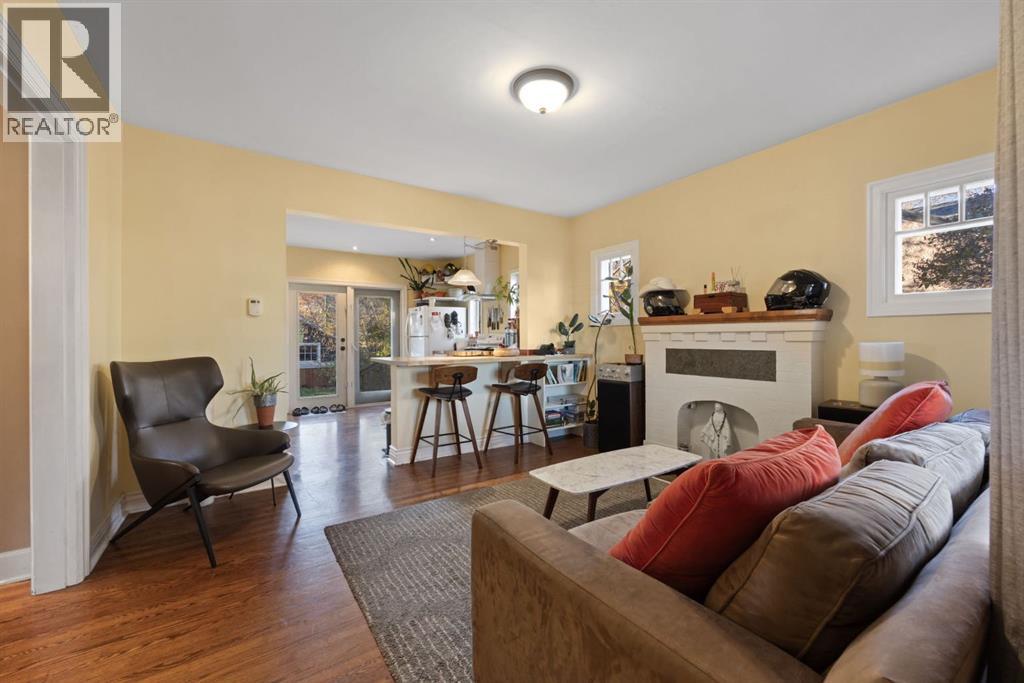 315 12 Avenue Nw, Calgary, Alberta  T2M 0C8 - Photo 7 - A2267675