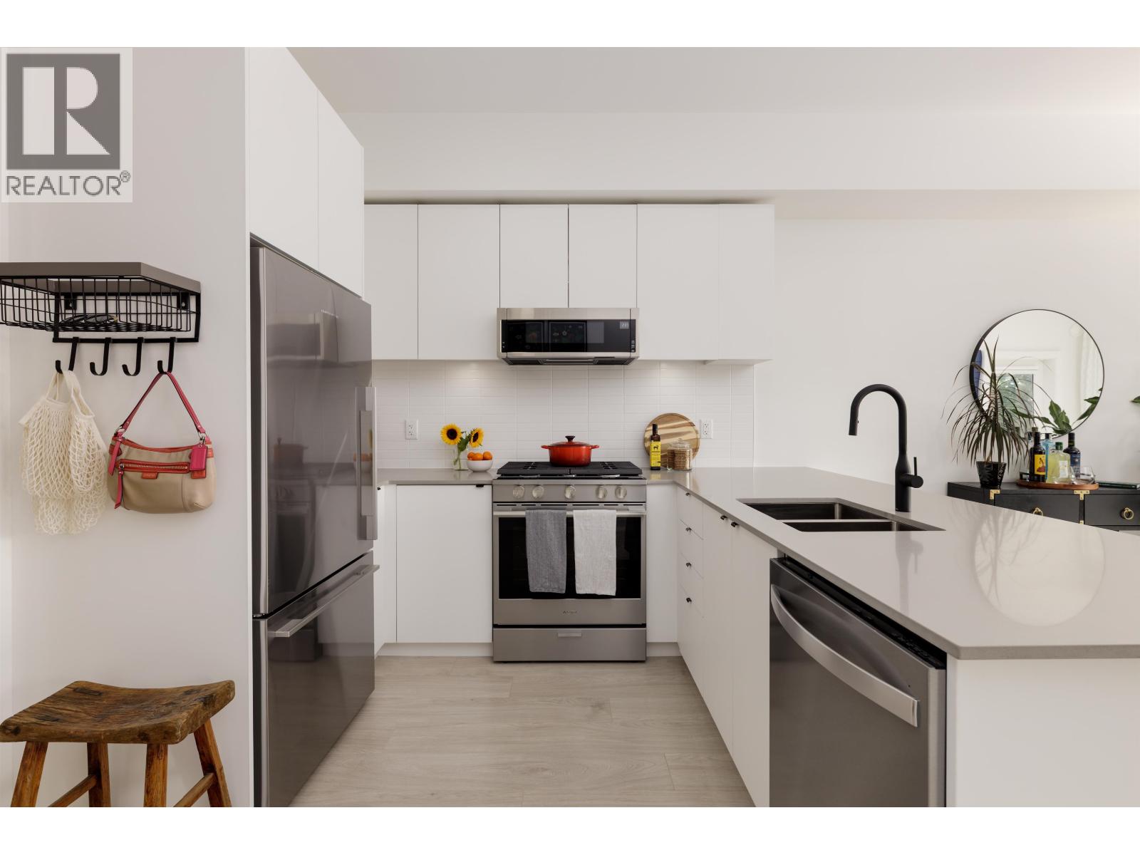 411 2345 Rindall Avenue, Coquitlam, British Columbia  V3C 1V3 - Photo 6 - R3062965