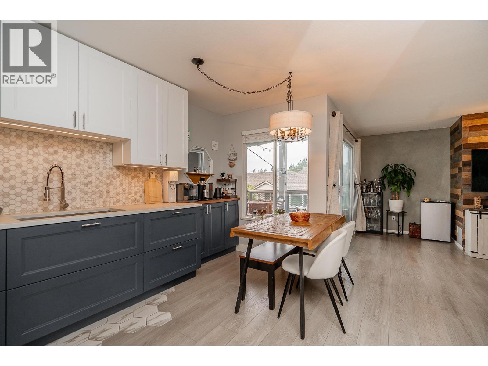 301 7465 Sandborne Avenue, Burnaby, British Columbia  V3N 4W7 - Photo 8 - R3062984