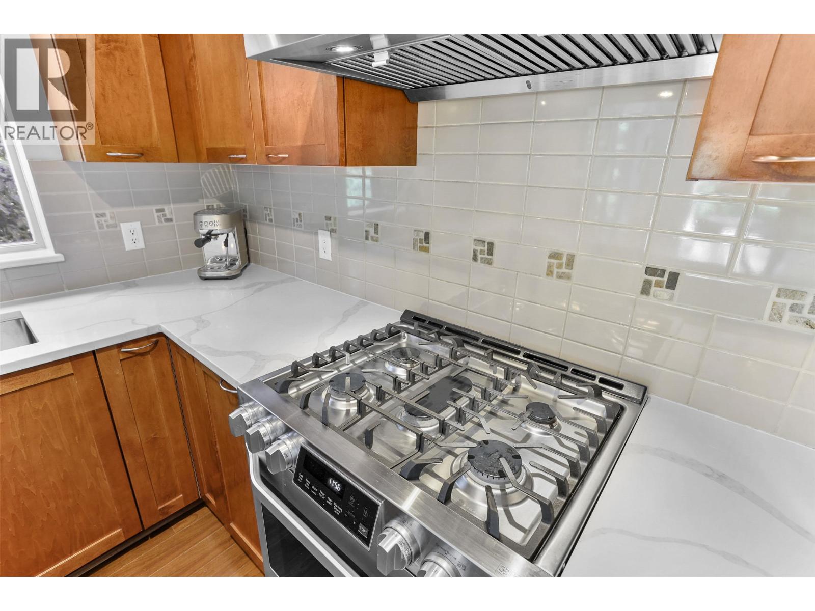 205 2958 Whisper Way, Coquitlam, British Columbia  V3E 3S7 - Photo 8 - R3062990