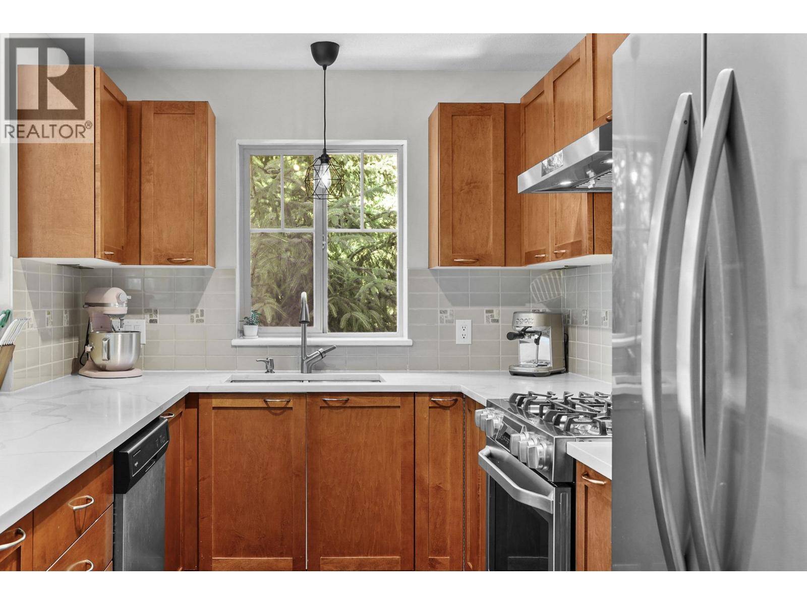 205 2958 Whisper Way, Coquitlam, British Columbia  V3E 3S7 - Photo 9 - R3062990