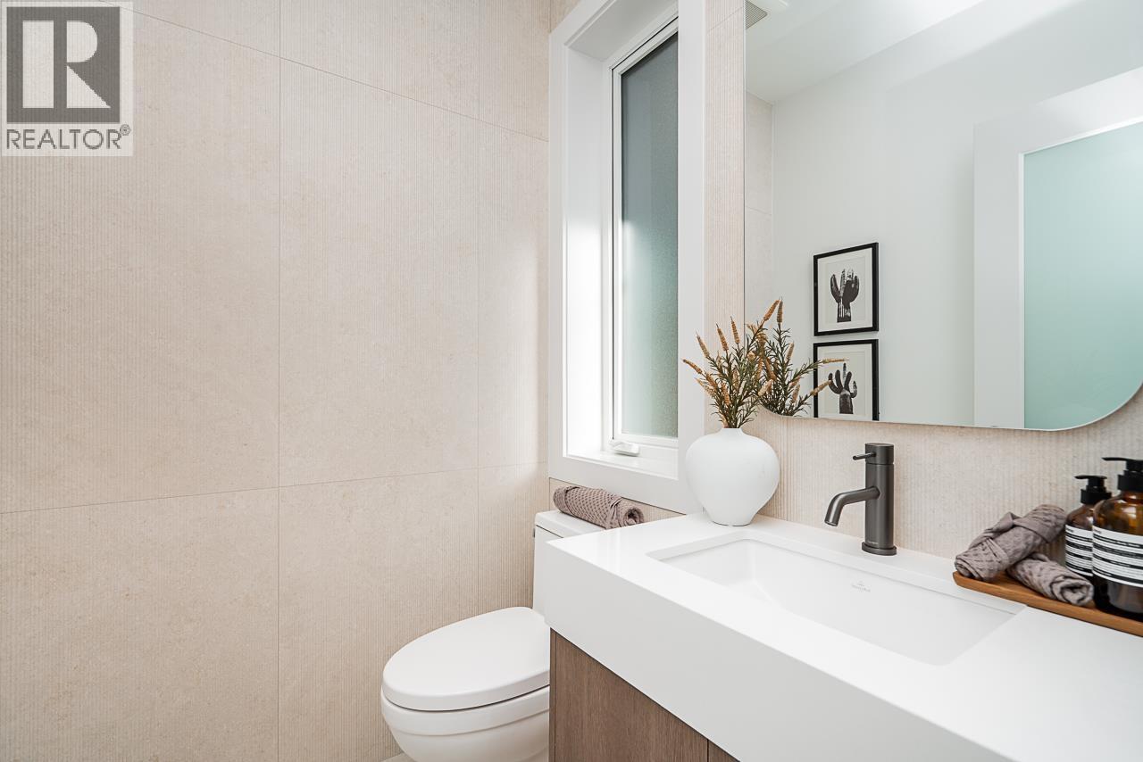 2 2460 Adanac Street, Vancouver, British Columbia  V5K 2M4 - Photo 14 - R3062993