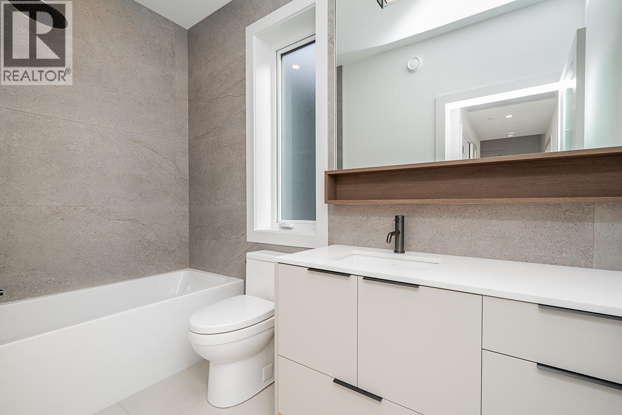 2 2460 Adanac Street, Vancouver, British Columbia  V5K 2M4 - Photo 19 - R3062993