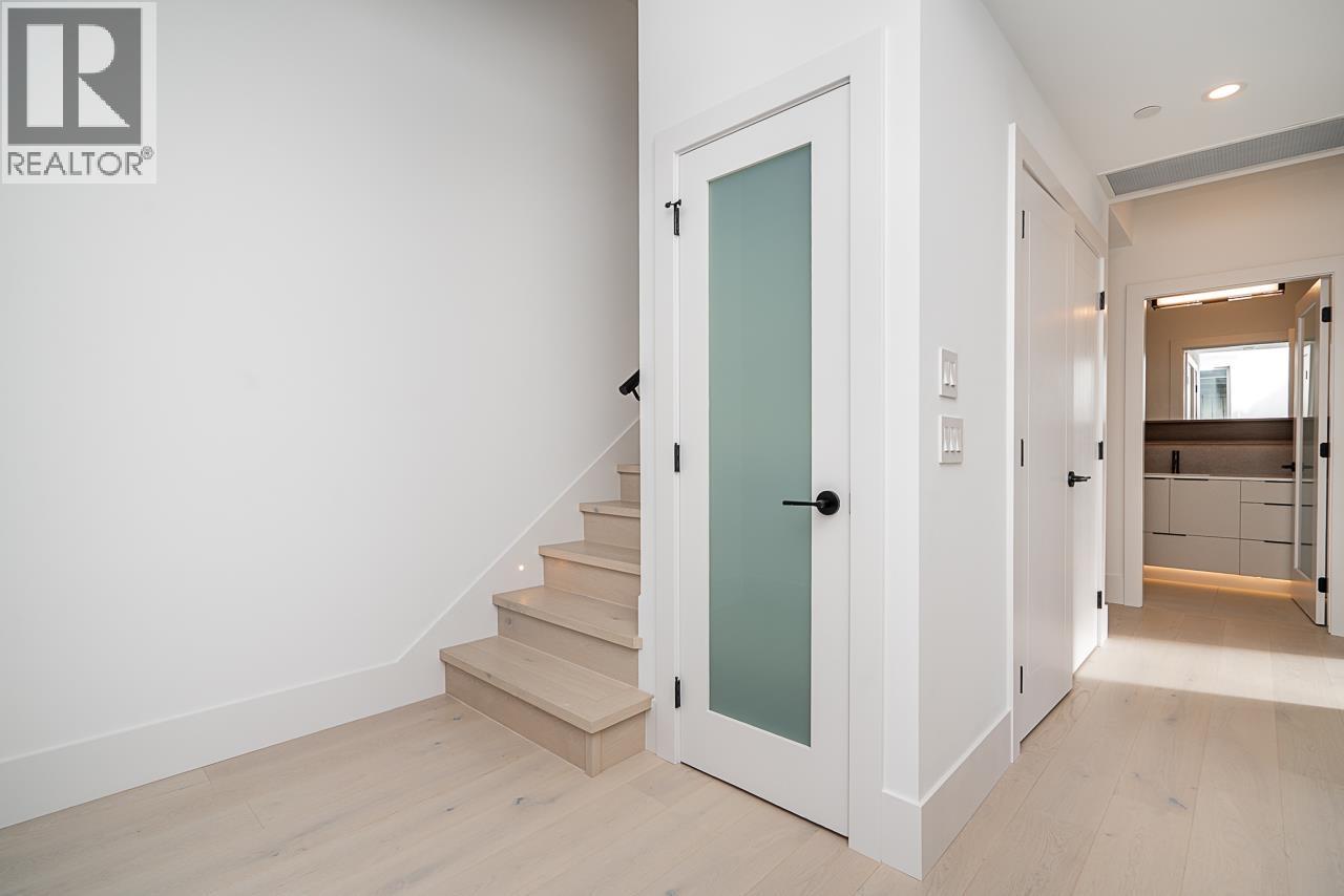 2 2460 Adanac Street, Vancouver, British Columbia  V5K 2M4 - Photo 22 - R3062993