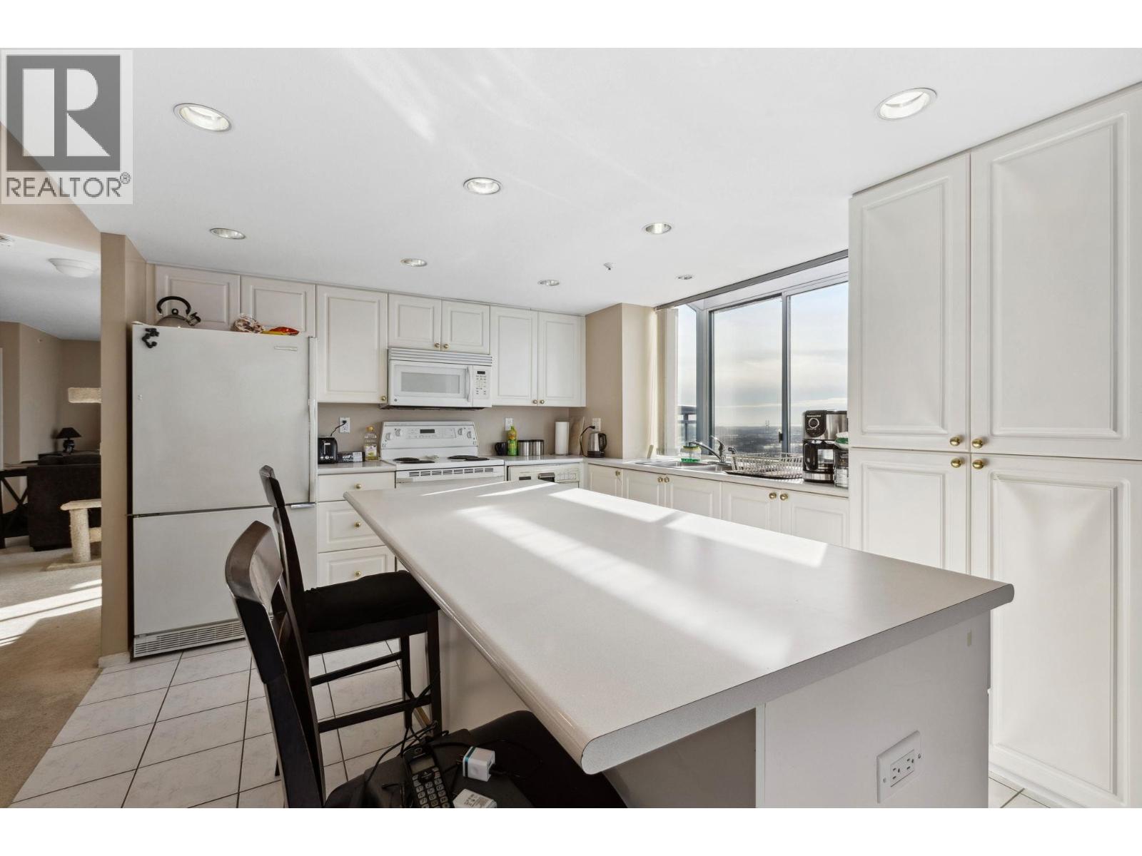 2204 739 Princess Street, New Westminster, British Columbia  V3M 6V6 - Photo 3 - R3063011