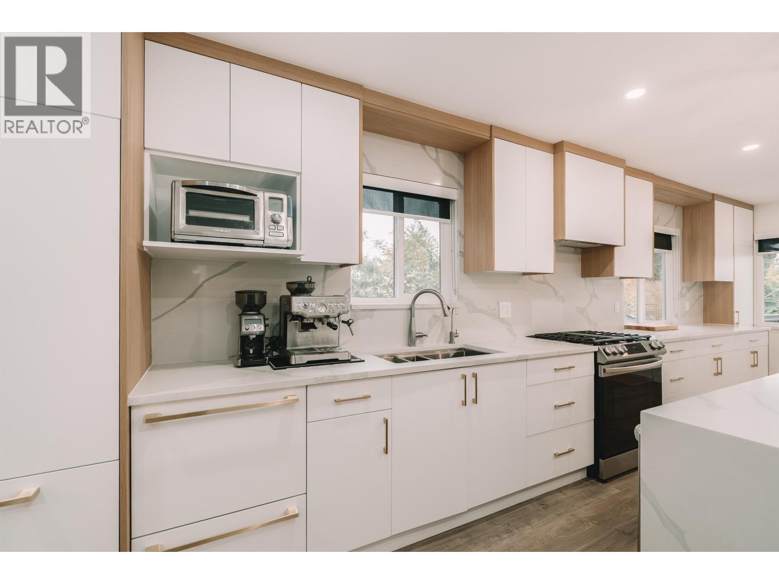 5885 Sherbrooke Street, Vancouver, British Columbia  V5W 3N1 - Photo 9 - R3063001