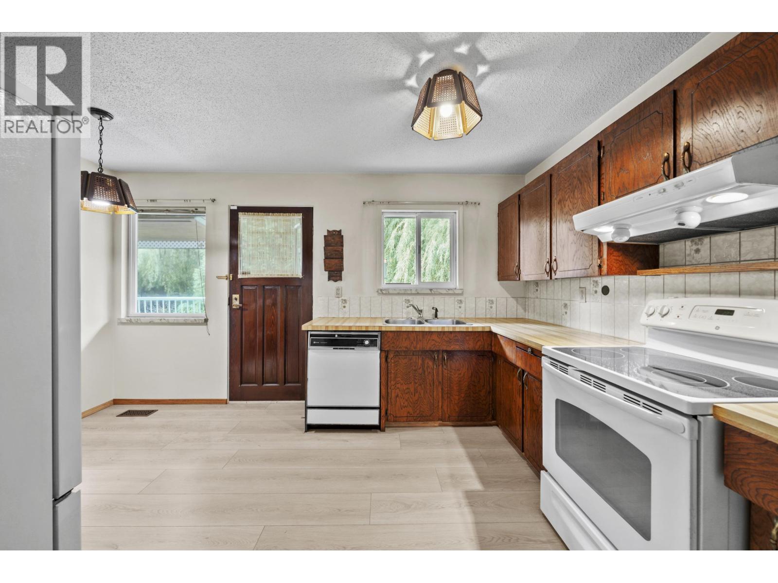 3611 Mcrae Crescent, Port Coquitlam, British Columbia  V3B 4N9 - Photo 11 - R3063002