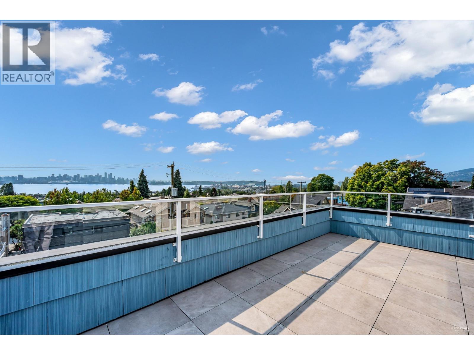 255 W 6th Street, North Vancouver, British Columbia  V7M 1K7 - Photo 31 - R3063015