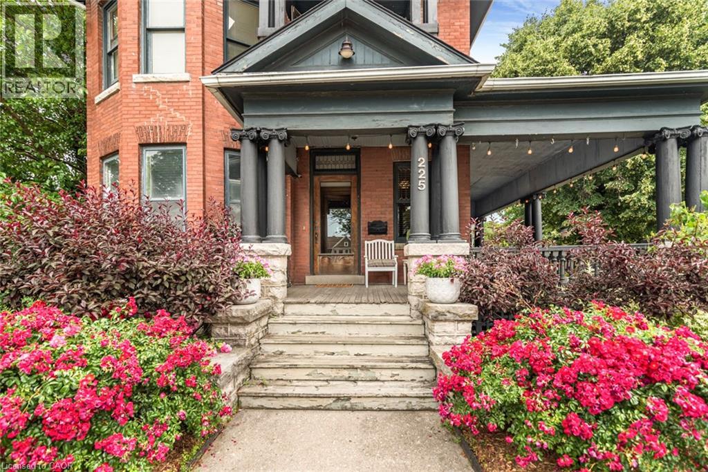 225 BROAD Street E, Dunnville, Ontario