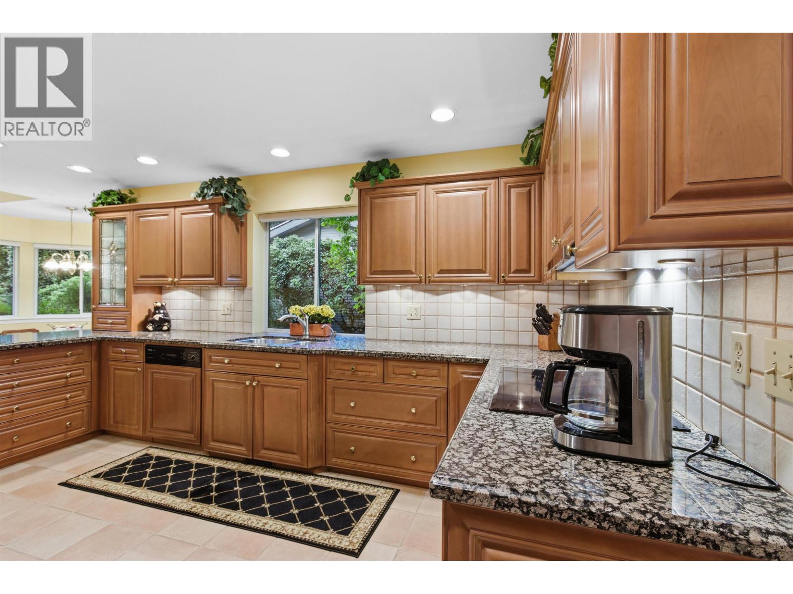 6960 Odlum Court, West Vancouver, British Columbia  V7W 3B6 - Photo 11 - R3061926