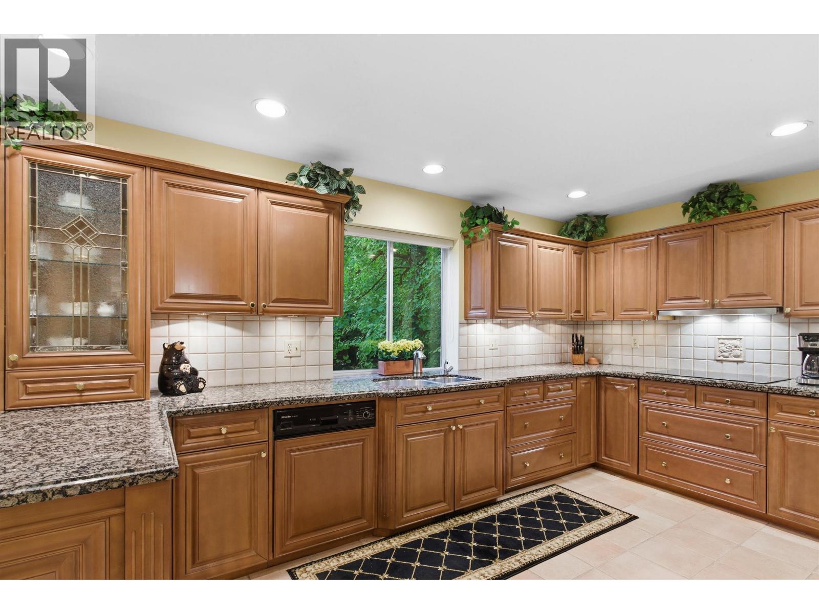 6960 Odlum Court, West Vancouver, British Columbia  V7W 3B6 - Photo 7 - R3061926