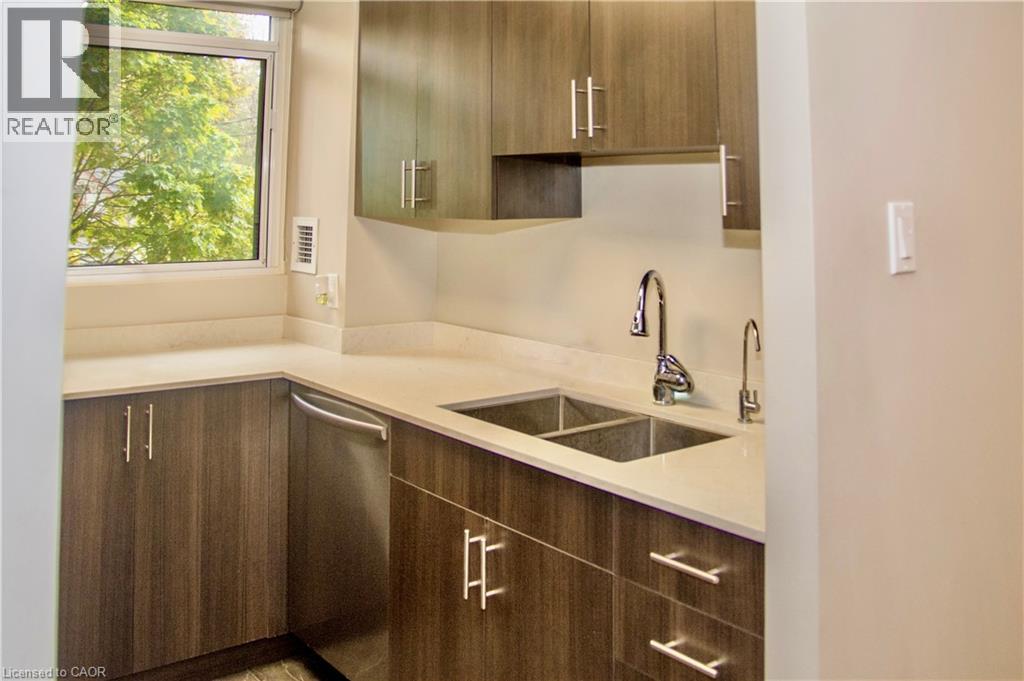 20 Ellen Street E Unit# 204, Kitchener, Ontario  N2H 6R7 - Photo 6 - 40784200