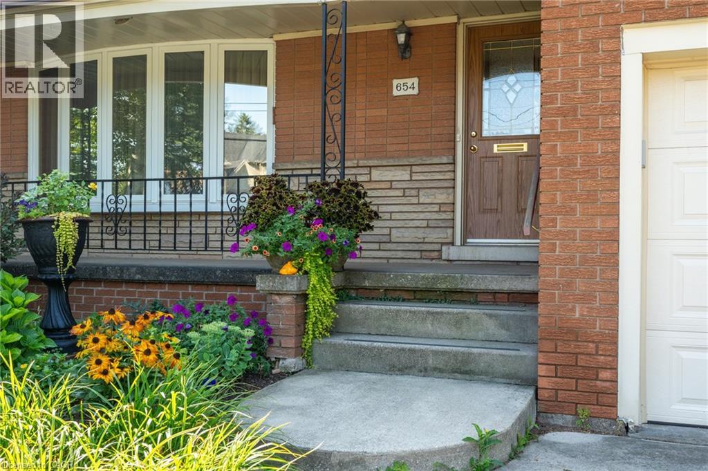 654 Hiawatha Boulevard, Ancaster, Ontario  L9G 3A5 - Photo 5 - 40783806