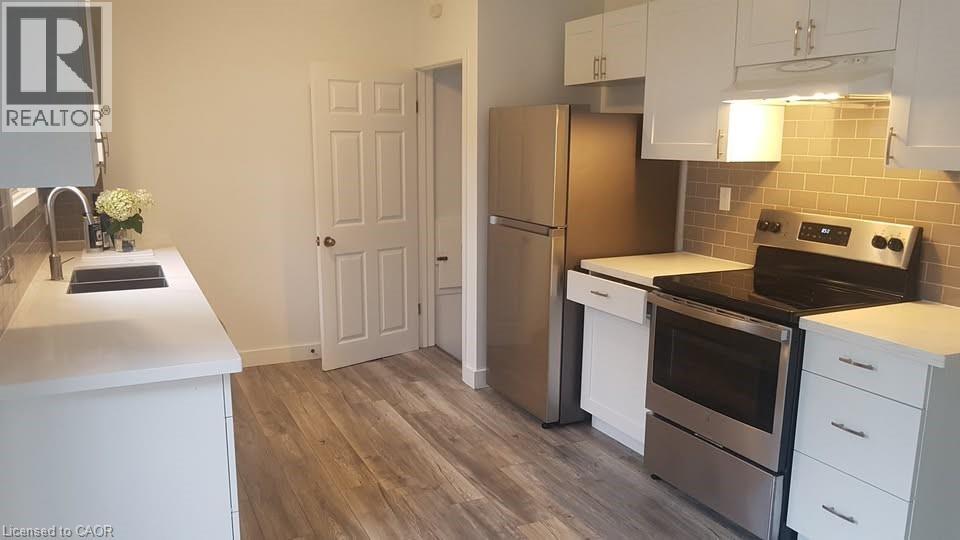 203 Erb Street, Waterloo, Ontario  N2J 1M7 - Photo 3 - 40783742